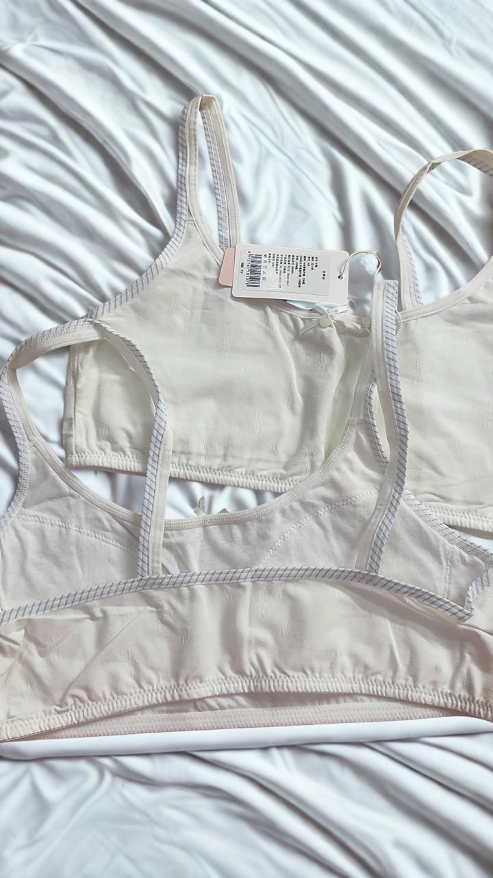 Pack of 2 Girls Lightly Padded Training Bras – Soft Cotton Wireless Beginner Bras for Teens