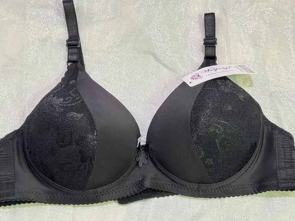 Black Plain Single Padded Bra – Simple Elegance & Everyday Comfort