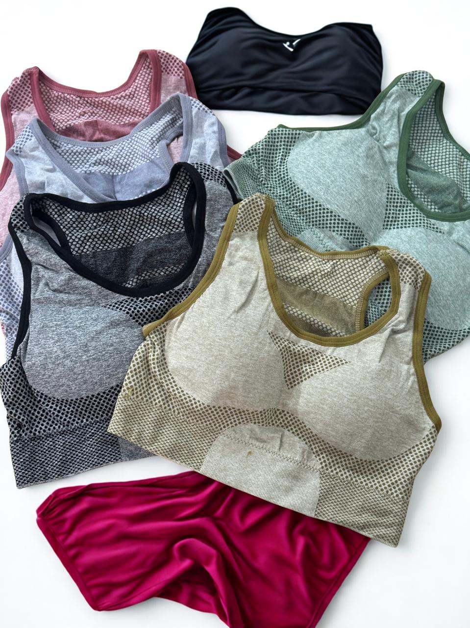 Women Seamless Mesh Padded Sports Bra – Breathable Stretch Comfort Tank (Free Size)