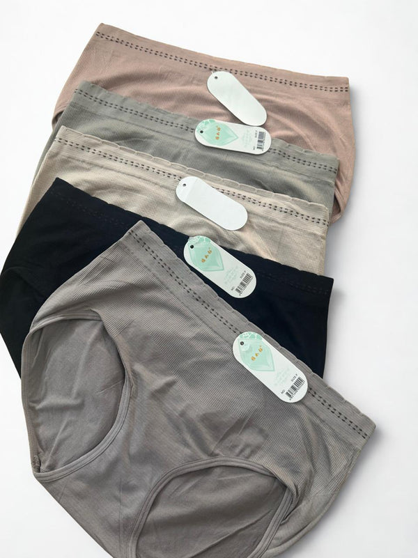 Pack of 2 Women’s Seamless Soft Stretch Panties | Random Colors | Everyday Comfort